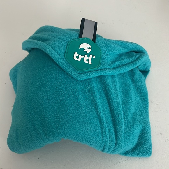 Trtl Kids Travel Pillow - Blue - Picture 4 of 4